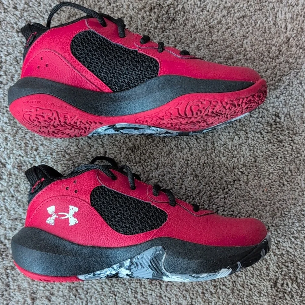 Under Armour Youth Basketball Shoes - Picture 5 of 11